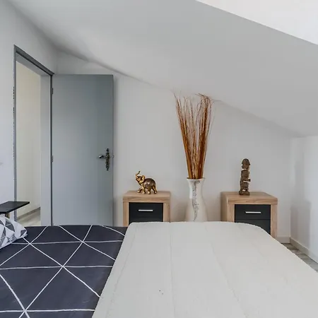 - 2 Bedrooms Center Of * Санта-Круш