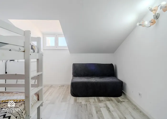 - 2 Bedrooms Center Of * Santa Cruz (Oeste)